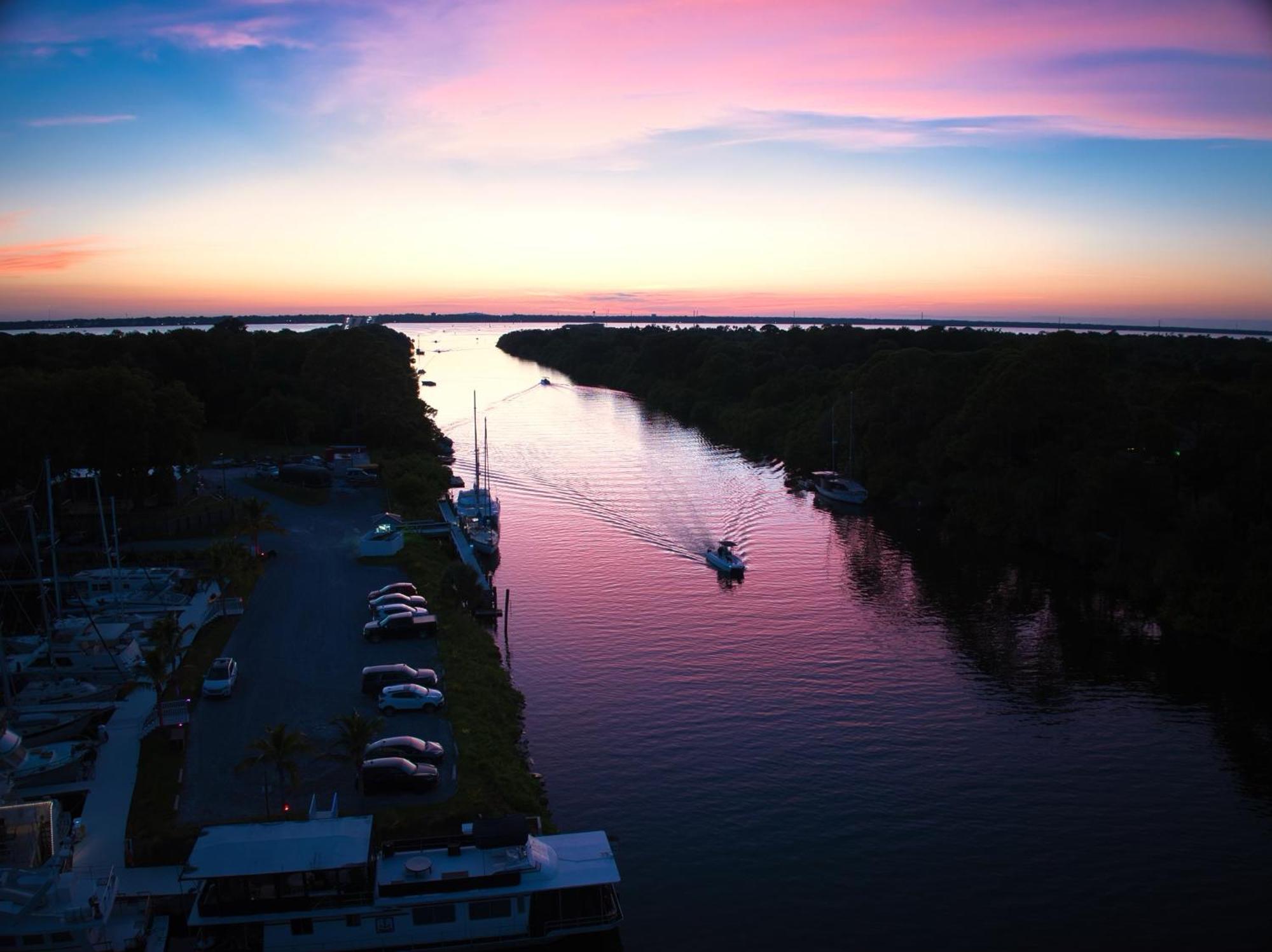 Dolphins Vacation Rental Merritt Island Exteriör bild
